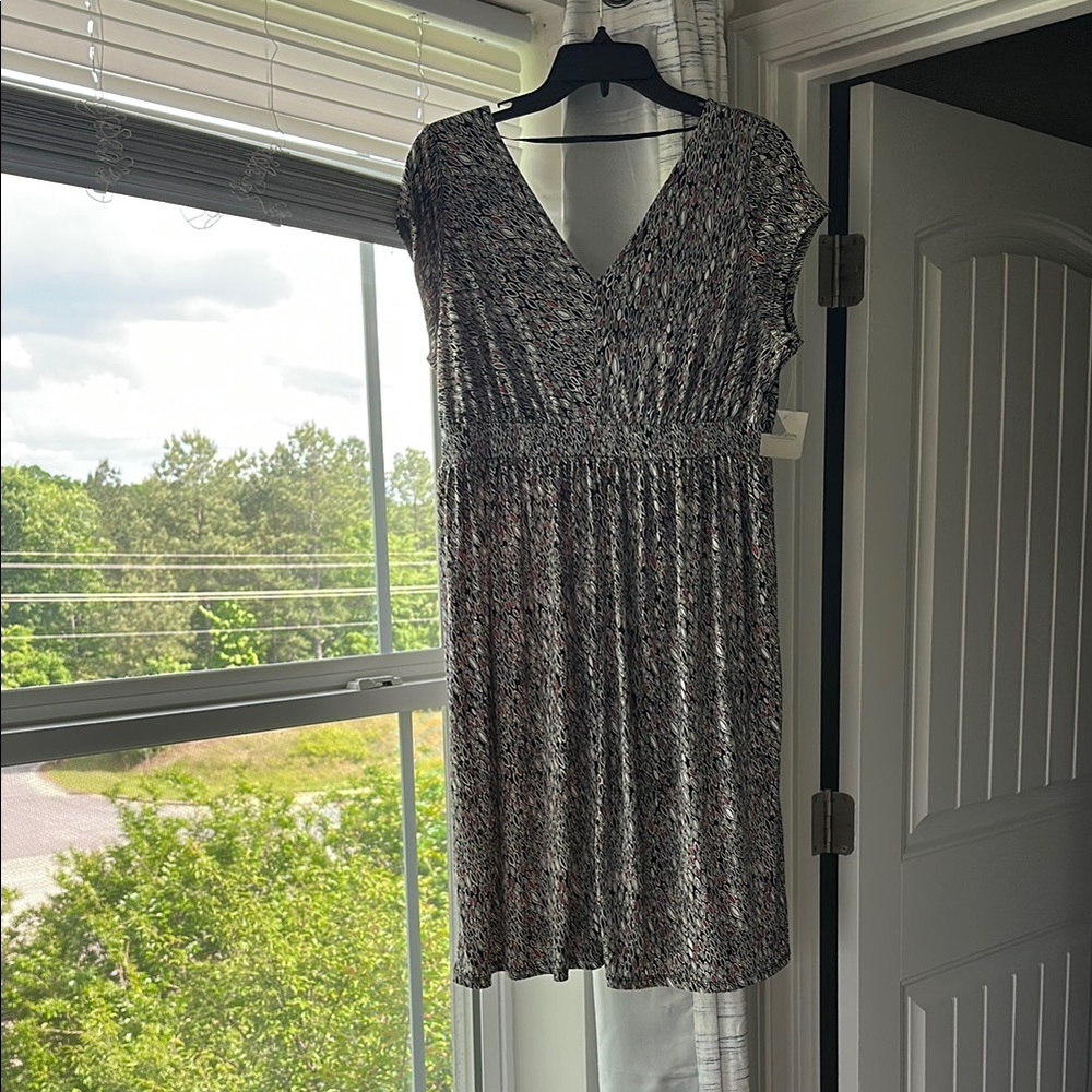 Black and White Patterned Dress - Picture 2 of 6